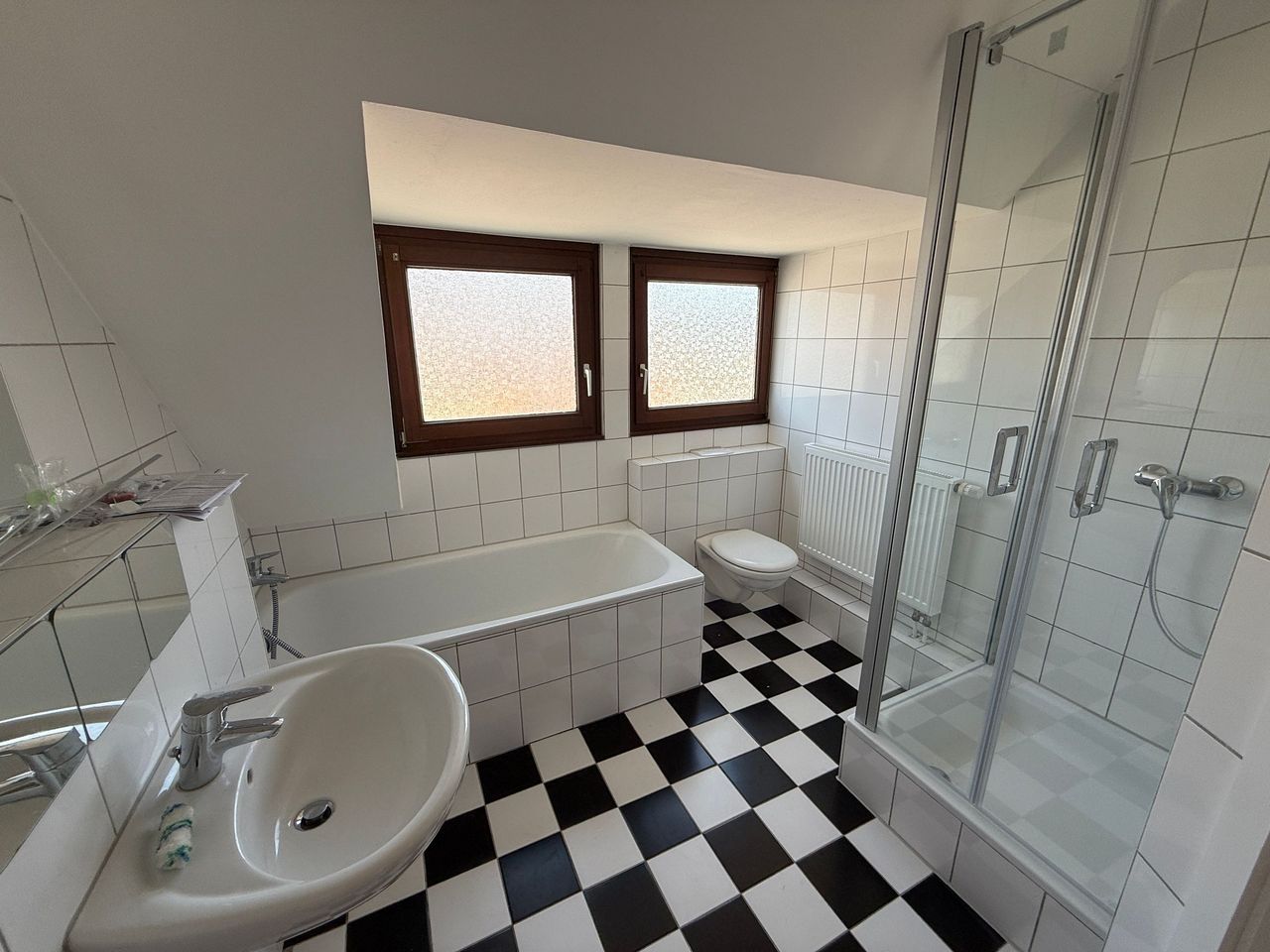 Modernes Badezimmer