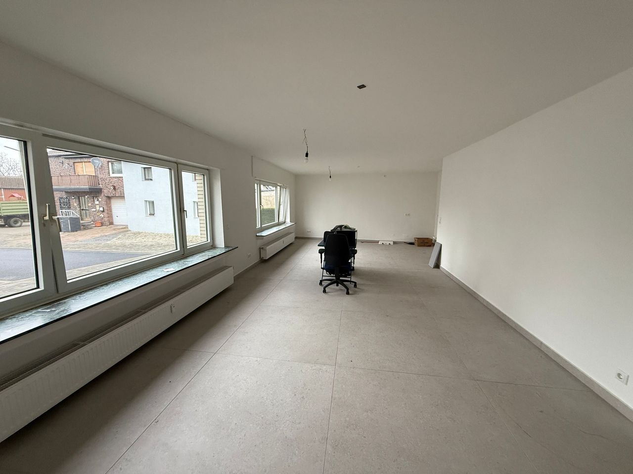 Geräumiges Wohnzimmer