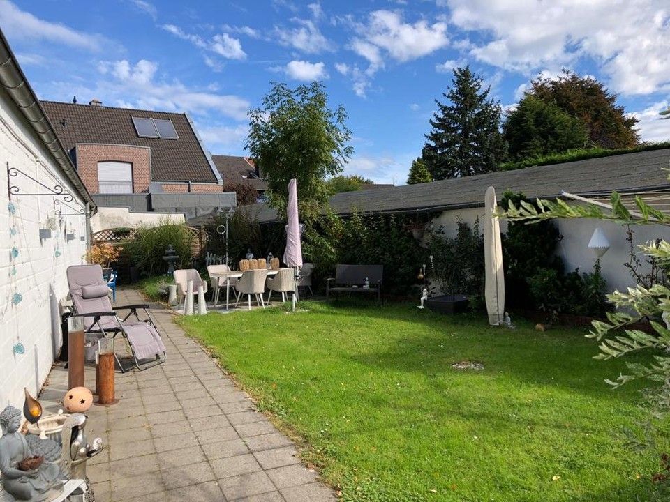 Garten hinter den Garagen
